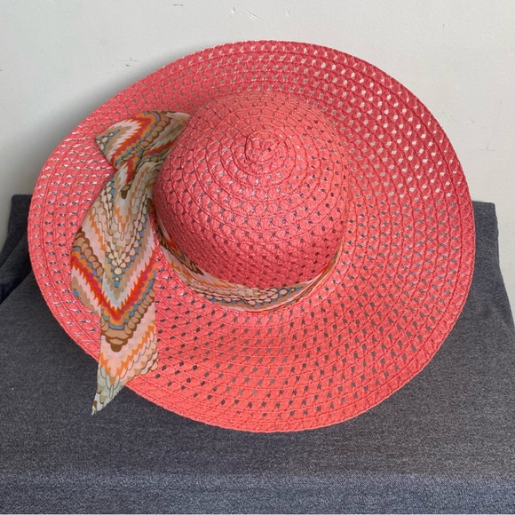 Woman's Wide Brim Straw Hat with Multicolored Ribbon - Picture 7 of 10